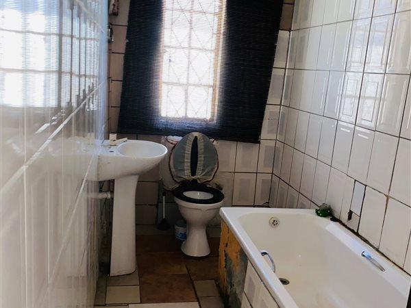 3 Bedroom Property for Sale in Harare Western Cape